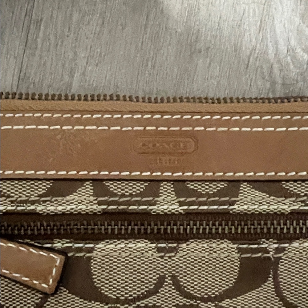 Vintage Y2K Coach Signature Brown and Tan Wristlet - Picture 3 of 8